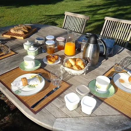 Domaine De Lamassas Bed & Breakfast Hautefage-la-Tour